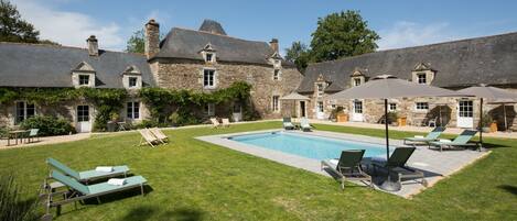 Piscine extérieure, piscine chauffée