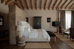 Cofres nos quartos, Wi-Fi de cortesia, roupa de cama