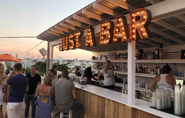 Bar (on property) - 435 East Lake (Montauk)