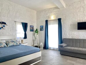 1 slaapkamer, een strijkplank/strijkijzer, gratis wifi, beddengoed