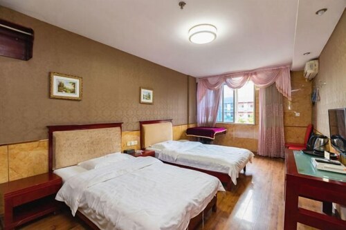Chongqing Yuanjing Hotel (Xietaizi Metro Station Keyuan 4th Road Branch)