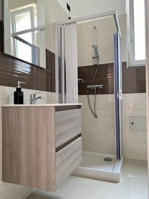Hair dryer, towels