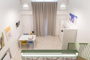 Dining - Queen Bee House (Monopoli)