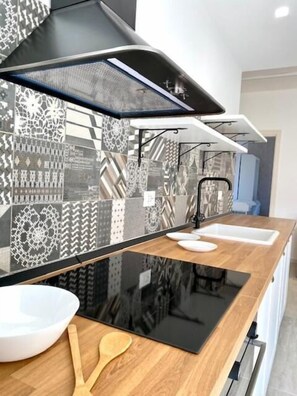 Fridge, oven, stovetop, high chair - Porta Vecchia (Monopoli)