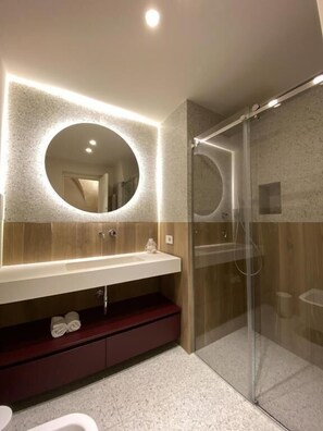 Hair dryer, towels - MARIACHIARA (Monopoli)