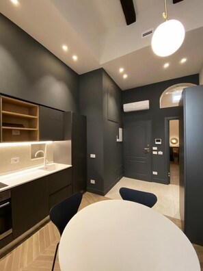 Dining - Matthias (Monopoli)