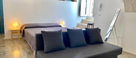 1 slaapkamer, een strijkplank/strijkijzer, gratis wifi, beddengoed