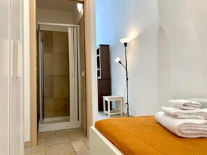 1 bedroom, iron/ironing board - Dimora Zia Giovanna (Monopoli)