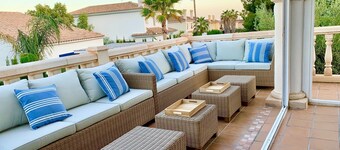 6 Bedroom Luxury Villa ,6 seater Jacuzzi & heated pool . 18 guests max 