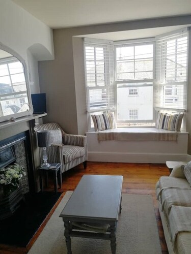 Gorgeous 3 bedroom home opposite beach. !