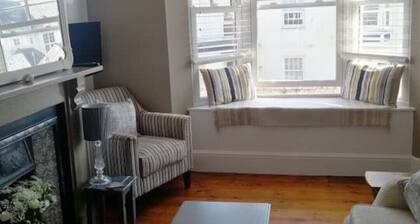 Gorgeous 3 bedroom home opposite beach. !