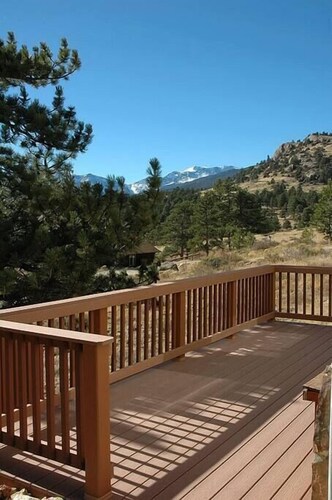 Skyview - 3 bedroom home with RMNP views