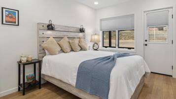 2 bedrooms, desk, free WiFi, bed sheets