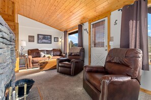 Televisio, takka, DVD-soitin