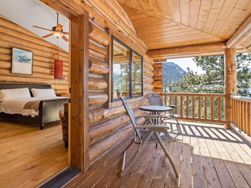 The View - 4 bedroom 3 bath log home with great views