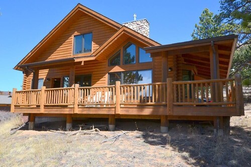 Chalet - Quiet 1 bedroom cabin - free WiFi