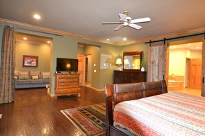 5 bedrooms, desk, iron/ironing board, free WiFi