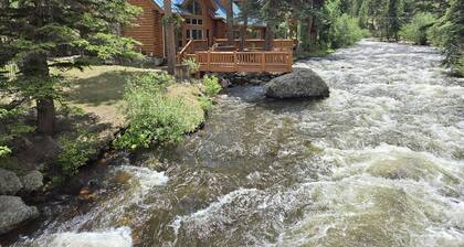 Blue Spruce Manor - 5 bedroom luxury home with hot tub