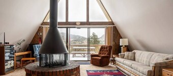 Peak View - 4 bedroom A-frame with great views