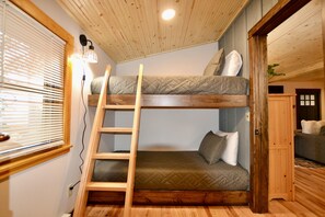 3 Schlafzimmer, Schreibtisch, kostenloses WLAN, Bettwäsche
