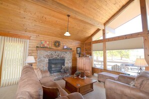 Flat-screen TV, fireplace