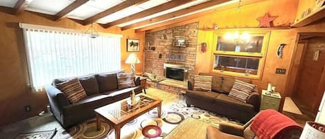 Flat-screen TV, fireplace, DVD player