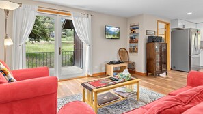 Télévision, lecteur de DVD, chaîne hi-fi