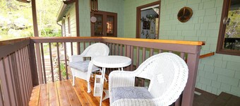Jay's Dream - 2 bedroom cabin - near Big Thomspon River Pet Friendly