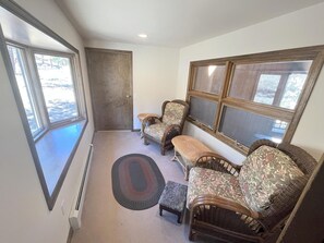 Interior - Lodgepole - 2 bedroom monthly rental - Free WiFi (Estes Park)