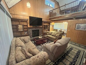 Smart TV, fireplace - Lodgepole - 2 bedroom monthly rental - Free WiFi (Estes Park)