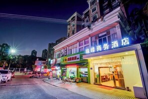 Exterior - Zhuhai Zhufeng Business Hotel (Qianshan Branch, Weinan University) (Zhuhai)