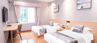 Zhuhai Zhufeng Business Hotel (Qianshan Branch, Weinan University)