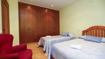 5 slaapkamers, een strijkplank/strijkijzer, gratis wifi, beddengoed