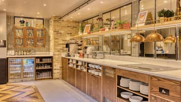 Sarapan (GBP 8 seorang)