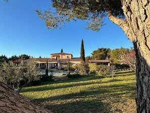 Exterior - Superb vacation villa (fully renovated) in the heart of the Luberon (La Roque-sur-Pernes)