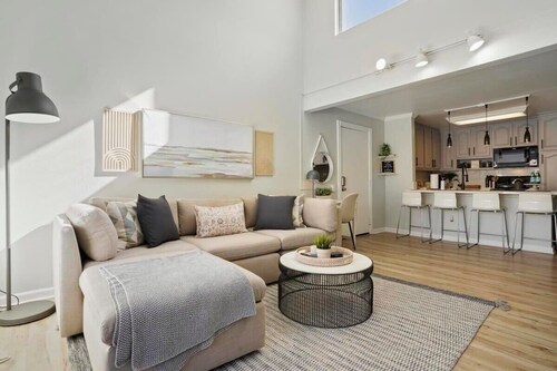 Relaxing Homey-Bright & Spacious