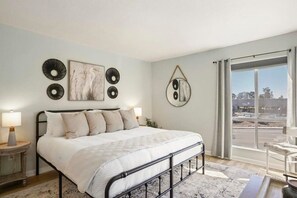 4 bedrooms, desk, iron/ironing board, travel cot