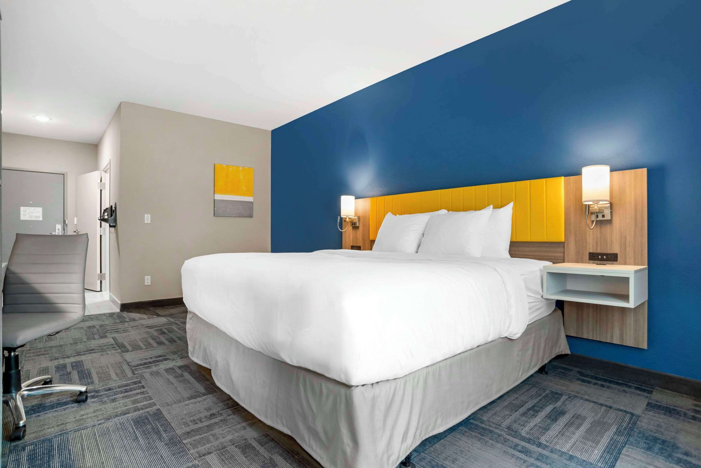 Photo - Comfort Inn & Suites Destin near Henderson Beach