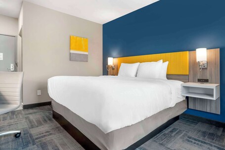 Comfort Inn Suites Destin near Henderson Beach - Image 38