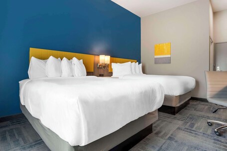 Comfort Inn Suites Destin near Henderson Beach - Image 33