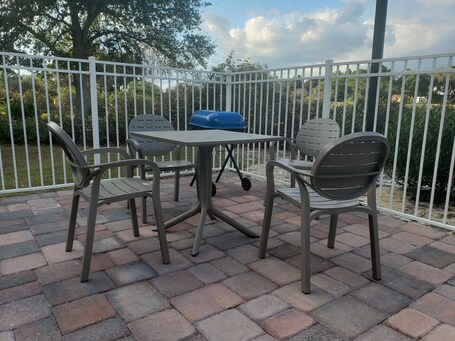 Comfort Inn Suites Destin near Henderson Beach - Image 5