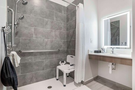 Comfort Inn Suites Destin near Henderson Beach - Image 31