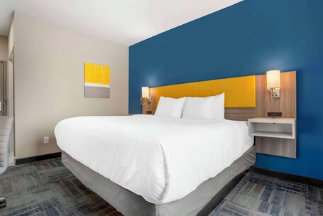 Comfort Inn Suites Destin near Henderson Beach - Image 41