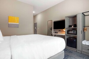 Comfort Inn Suites Destin near Henderson Beach