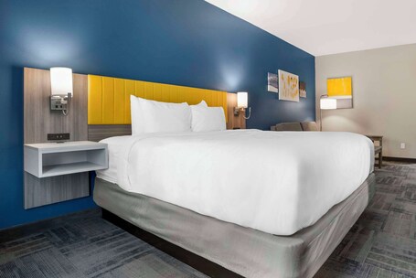 Comfort Inn Suites Destin near Henderson Beach - Image 34
