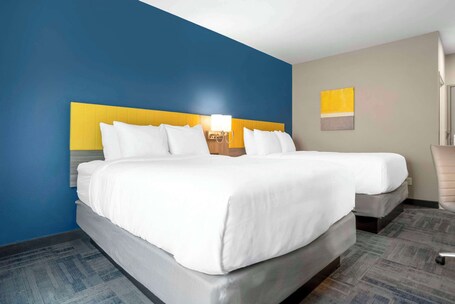 Comfort Inn Suites Destin near Henderson Beach - Image 45