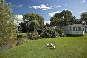 Property grounds - Woodmansey Caravan Sleeps 6 (3 Bedrooms), E18808 (Woodmansey)