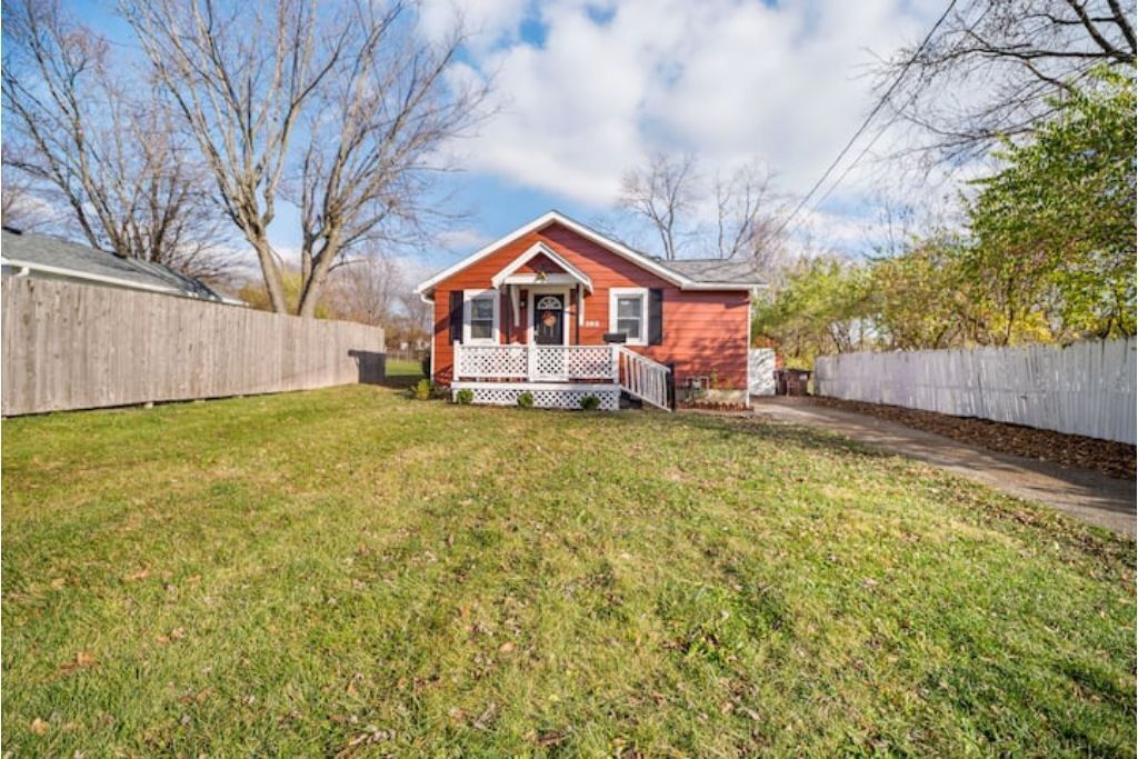 Home w/ King Bed & Fire pit centrally located