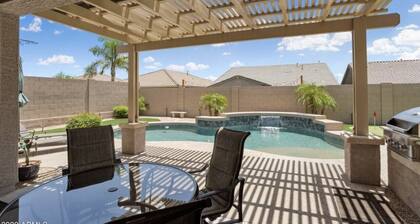 Beautiful Home with Pool and Putting Green!