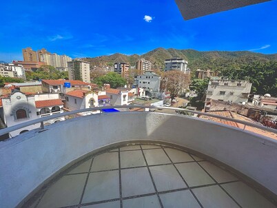 Excellent apartment, private parking